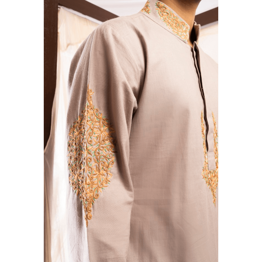 Magestic Kashmiri Embroiderd Long Kurta