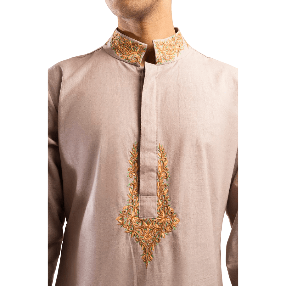 Magestic Kashmiri Embroiderd Long Kurta